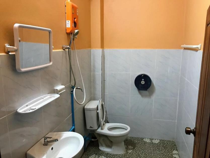 Soutchai Hostel And Tour Company Pakse Dış mekan fotoğraf