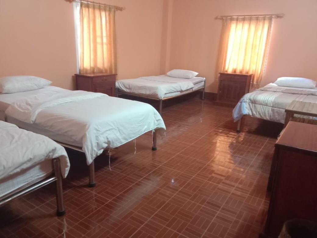 Soutchai Hostel And Tour Company Pakse Dış mekan fotoğraf